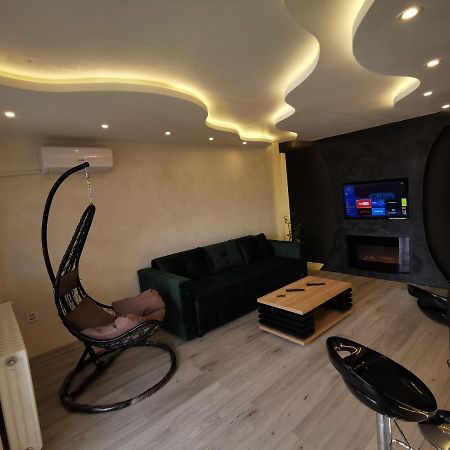 Brend New Luxurious Apartment In Downtown With Free Parking Novi Sad Bagian luar foto