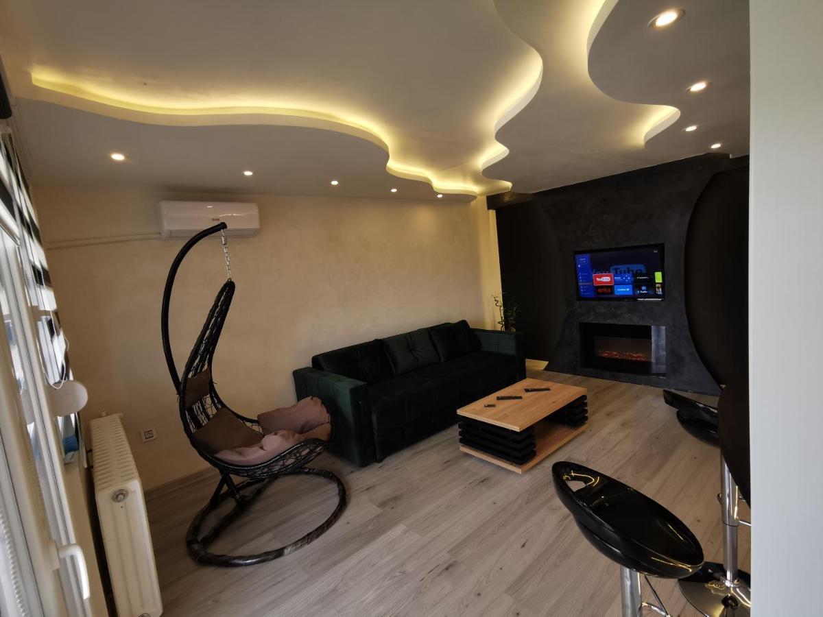 Brend New Luxurious Apartment In Downtown With Free Parking Novi Sad Bagian luar foto
