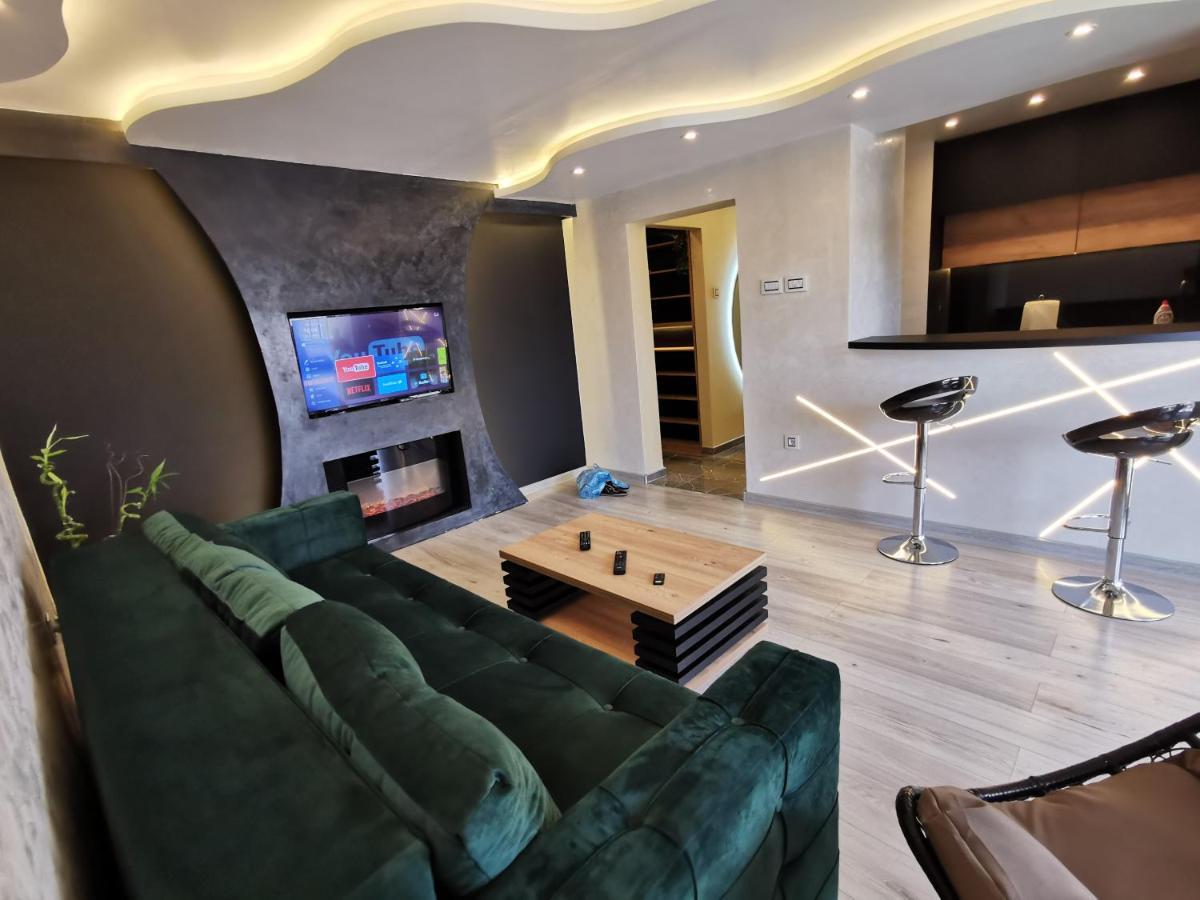 Brend New Luxurious Apartment In Downtown With Free Parking Novi Sad Bagian luar foto