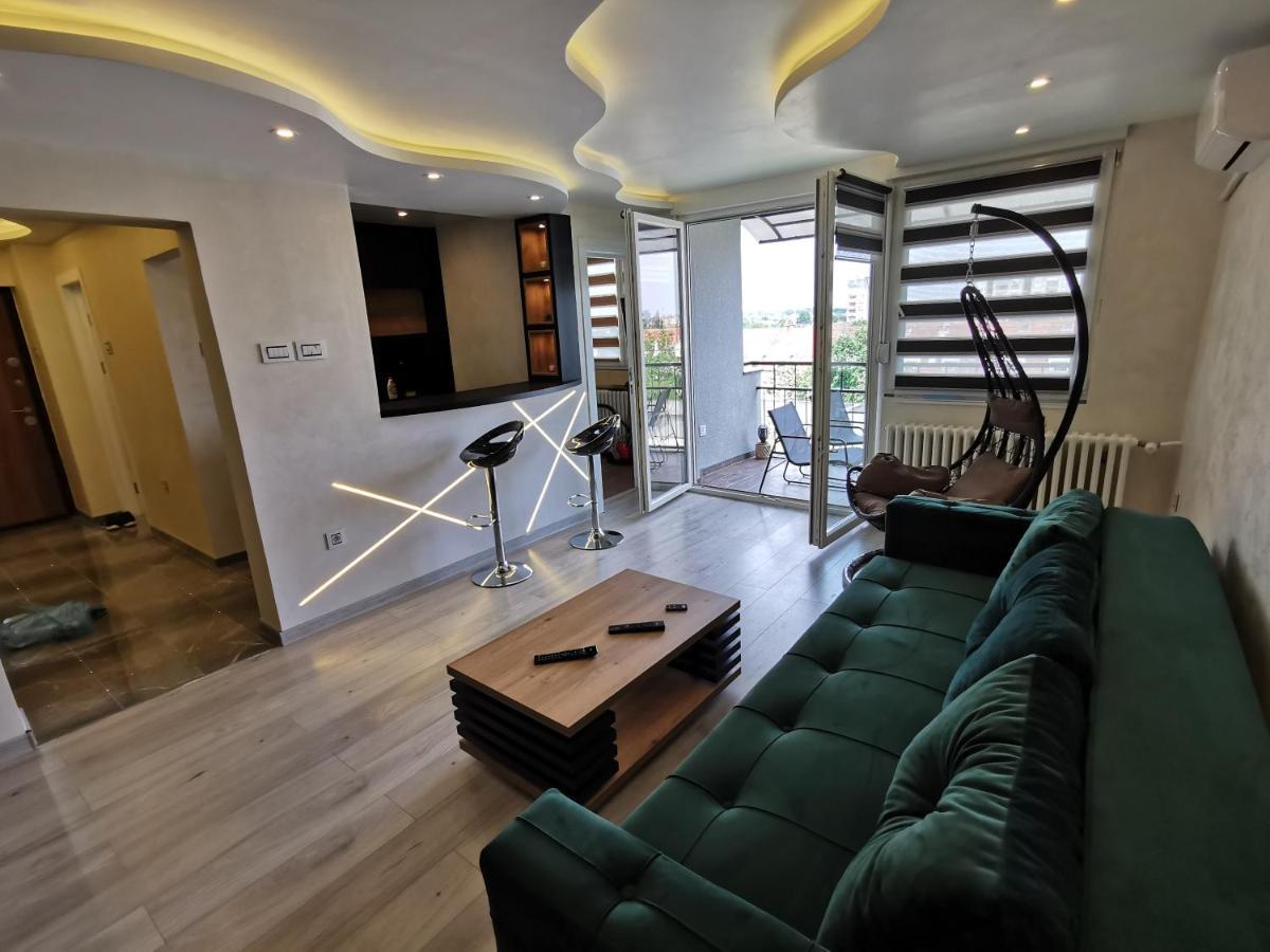 Brend New Luxurious Apartment In Downtown With Free Parking Novi Sad Bagian luar foto