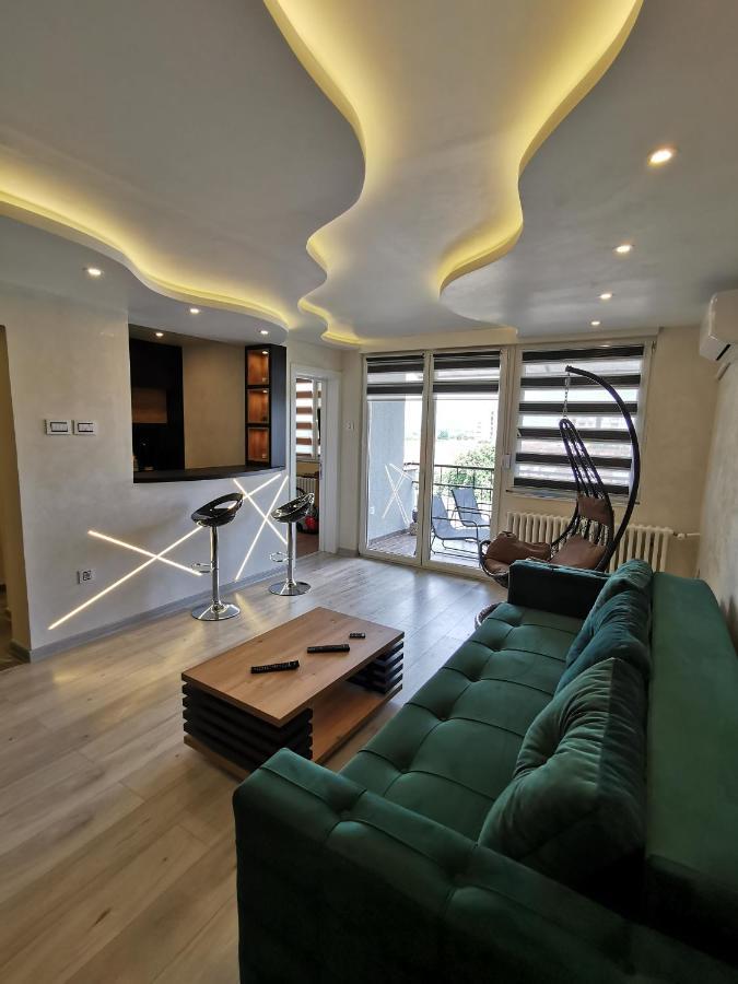 Brend New Luxurious Apartment In Downtown With Free Parking Novi Sad Bagian luar foto