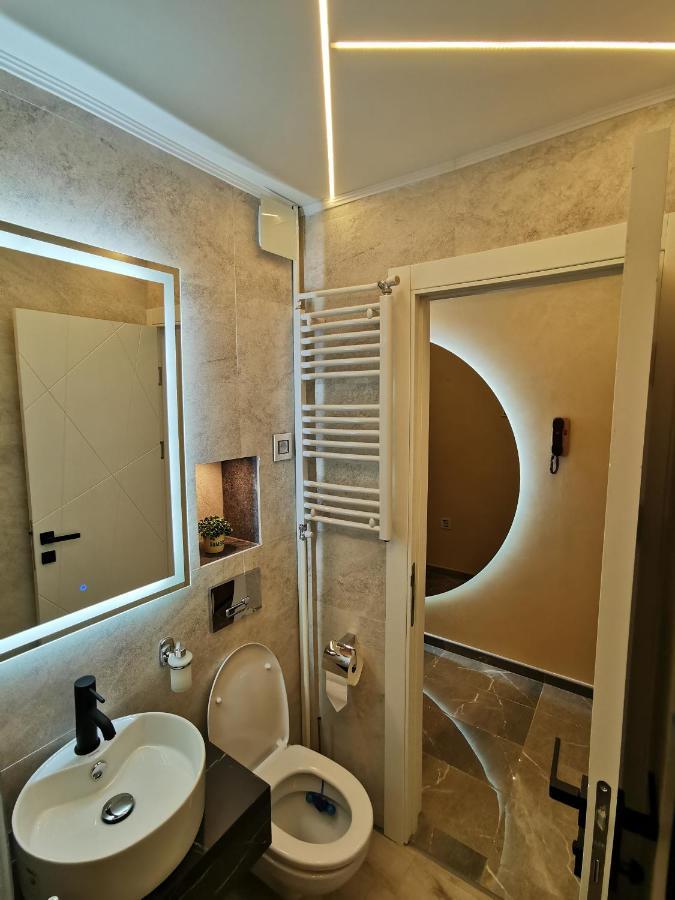 Brend New Luxurious Apartment In Downtown With Free Parking Novi Sad Bagian luar foto