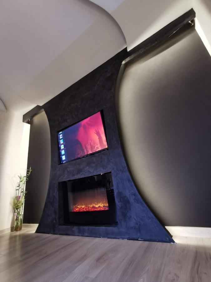 Brend New Luxurious Apartment In Downtown With Free Parking Novi Sad Bagian luar foto
