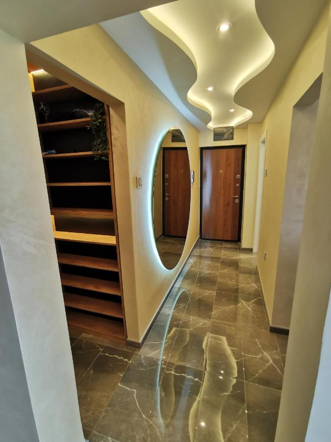 Brend New Luxurious Apartment In Downtown With Free Parking Novi Sad Bagian luar foto