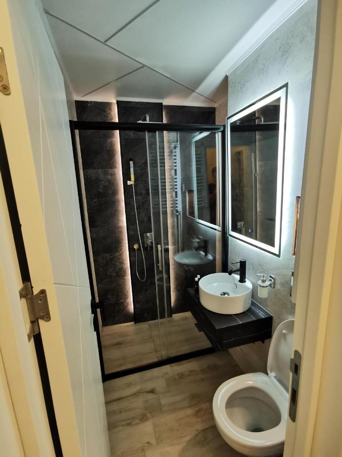 Brend New Luxurious Apartment In Downtown With Free Parking Novi Sad Bagian luar foto